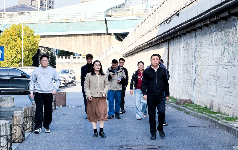 鏡湖區(qū)委常委、副區(qū)長(zhǎng)高偉來(lái)園調(diào)研指導(dǎo)工作